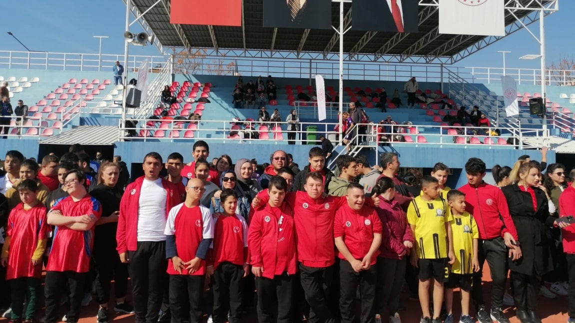  Okul Sporları Özel Sporcular İl Müsabakalarında Madalyaları Topladık